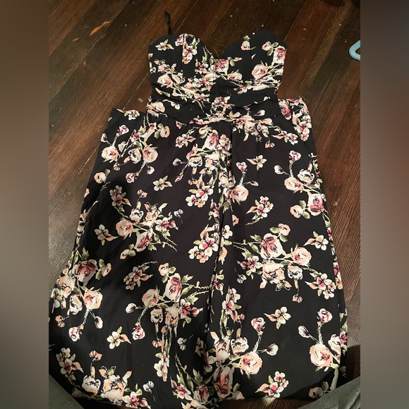 Floral black jump suit - Picture 3 of 5